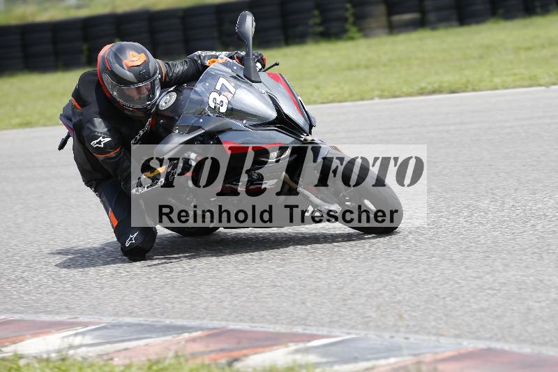 /Archiv-2024/29 12.06.2024 MOTO.CH Track Day ADR/Gruppe gelb/37